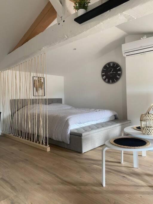 Studio Neuf Lumineux Climatise Бле Екстер'єр фото